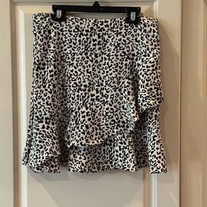 Adorable, flirty skirt for stylish Juniors!!